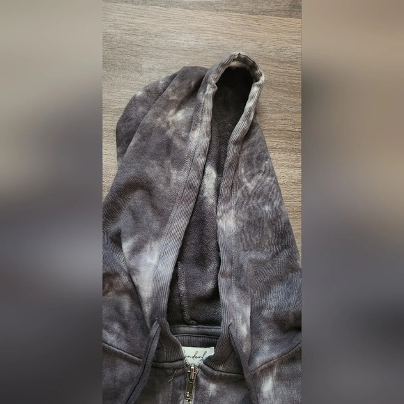 Wonderly Half Zip Hoodie - Picture 4 of 6